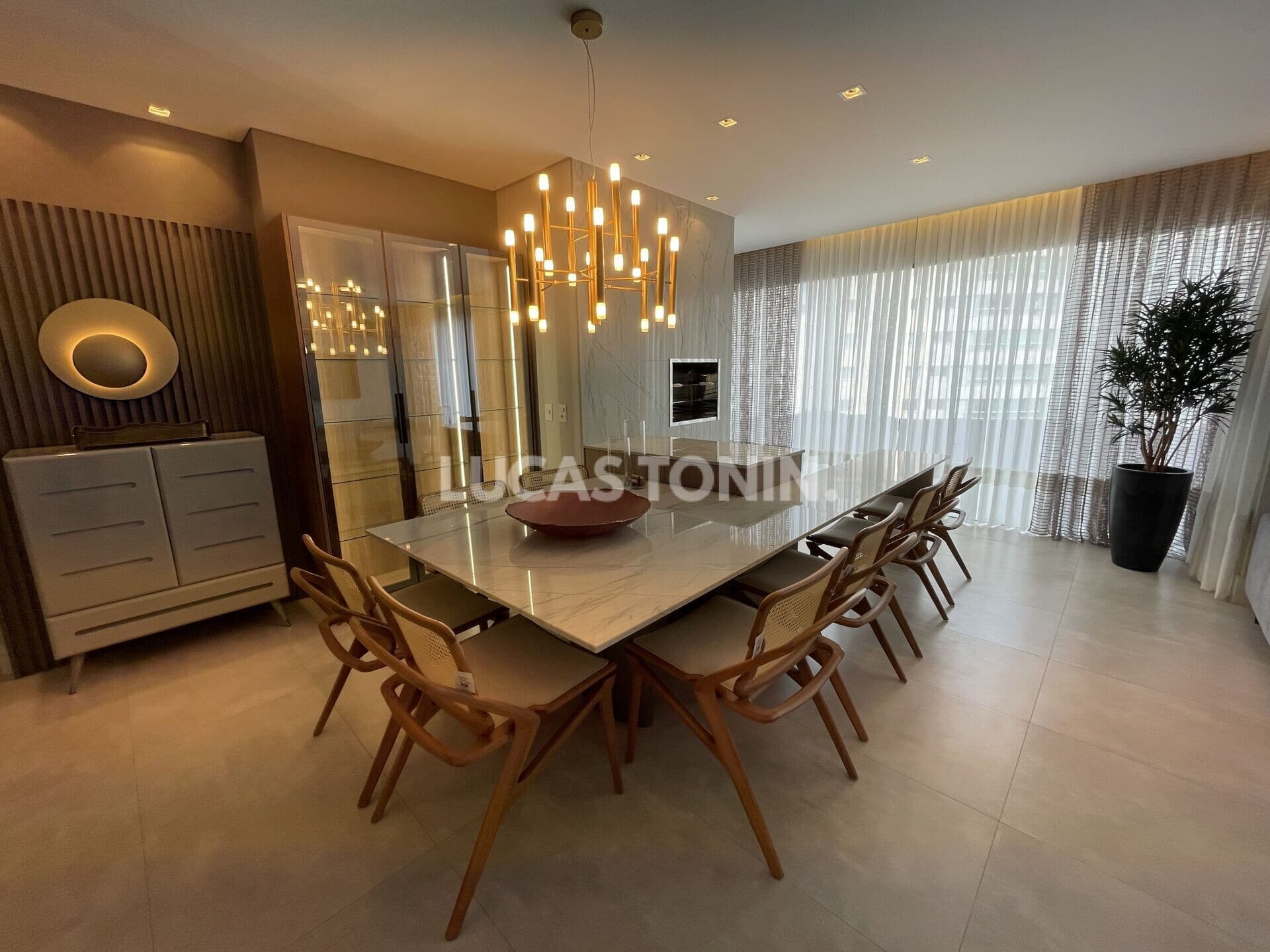 Apartamento Opera Tower andar altíssimo Quadra Mar 4 Quartos 3 Vagas Oportunidade Centro