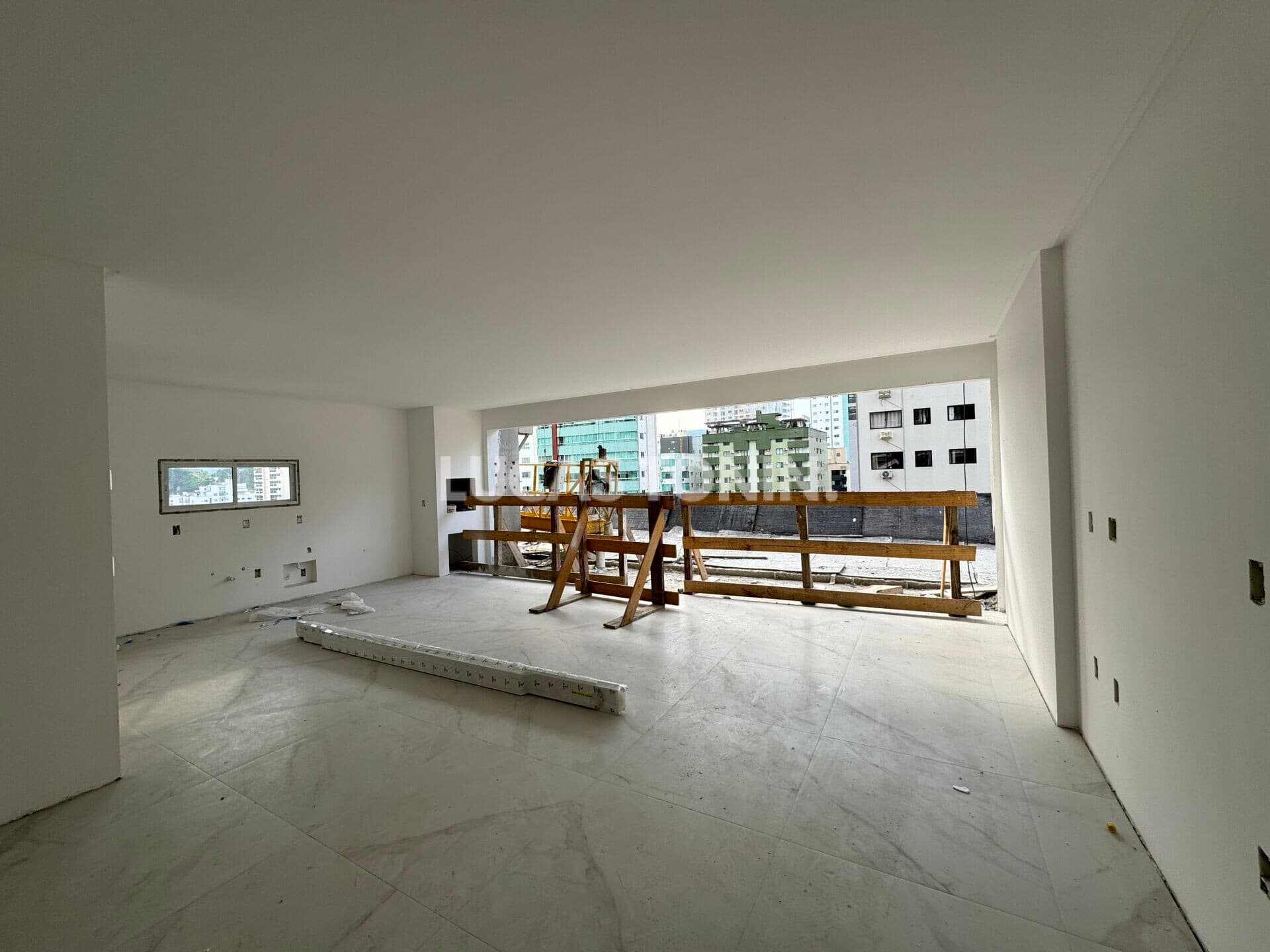 Apartamento Timeless Centro com 4 Suítes 3 Vagas Living Ampliado e Vista Sensacional