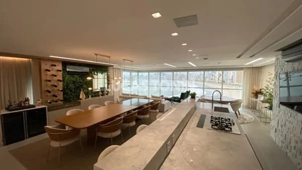 Apartamento 4 Suítes e 3 Vagas Sky Tower Quadra Mar Balneário Camboriú