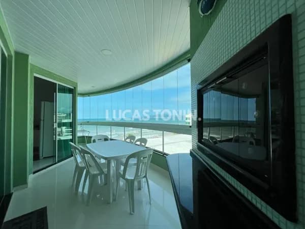 Apartamento São Francisco Meia Praia com 3 Quartos sendo 1 Suíte 1 Vaga Quadra Mar Oportunidade