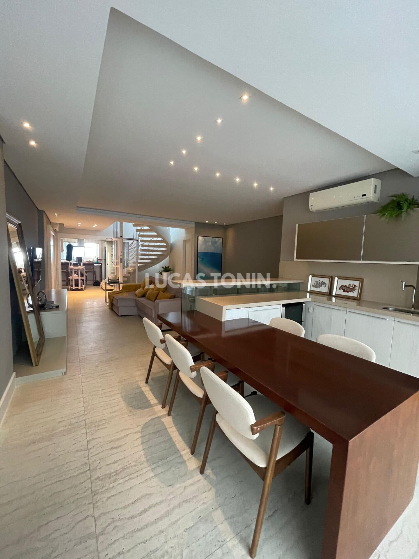 Cobertura Duplex Mobiliada no Brava Home 359m2 3 Suítes e 4 Vagas Praia Brava Itajaí