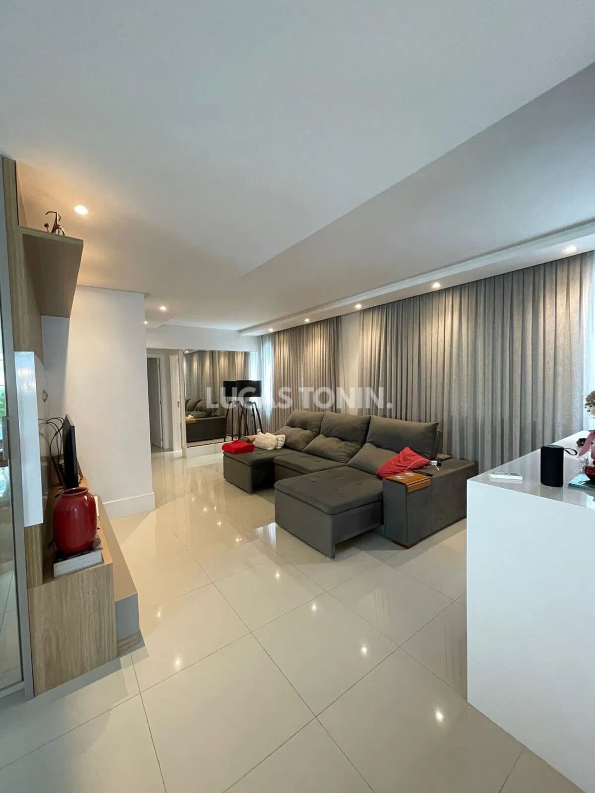 Apartamento 3 Suítes e 2 Vagas Elegance Tower Próximo Mar Balneário Camboriú