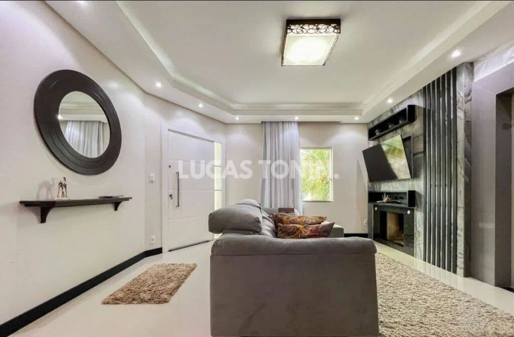 Casa Mobiliada 4 Quartos Sendo 1 Suíte no Bairro Ressacada em Itajaí