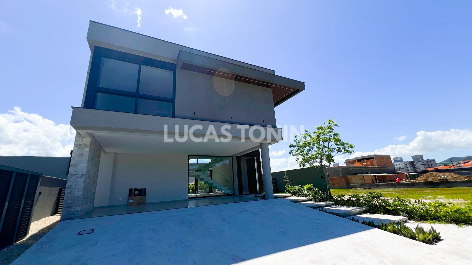 Sobrado Duplex Caledônia Private Camboriú 4 Suítes 4 Vagas 370m² Moderno e Exclusivo