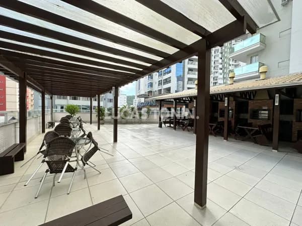Apartamento Mobiliado 2 Quartos Sendo 1 Suíte Mares do Sul Quadra Mar Balneário Camboriú