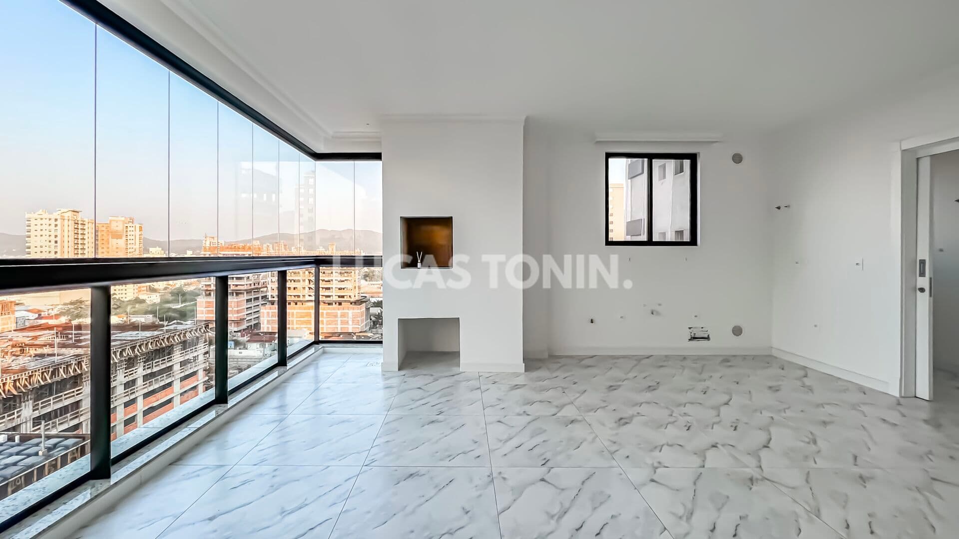 Apartamento 2 Suítes e 2 Vagas Monte Hermon Quadra Mar Porto Belo