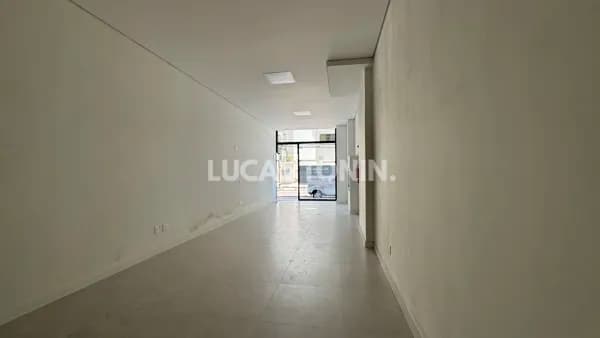 Sala Comercial no Centro Soho Village com 1 Banheiro Cozinha Oportunidade Balneário Camboriú