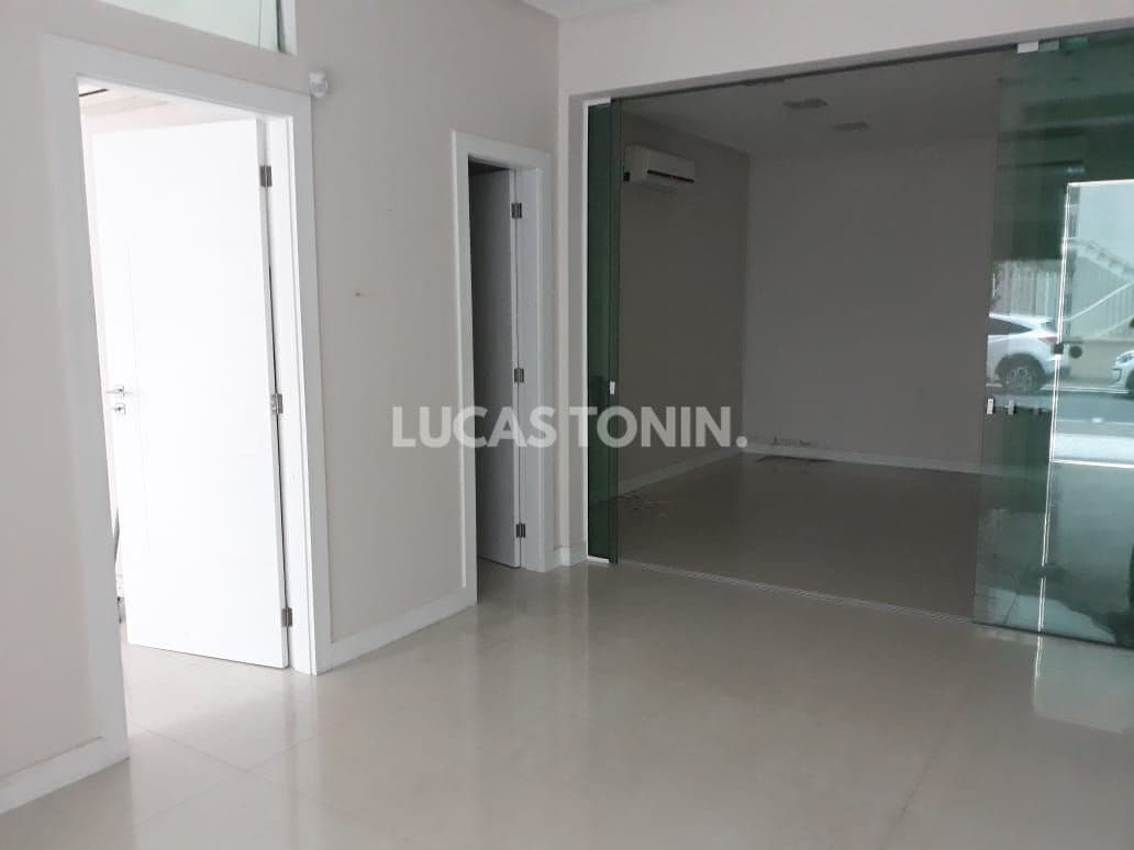 Sala Comercial no Pérolas do Atlantico perto da Avenida Brasil com 1 Banheiro Oportunidade Locação