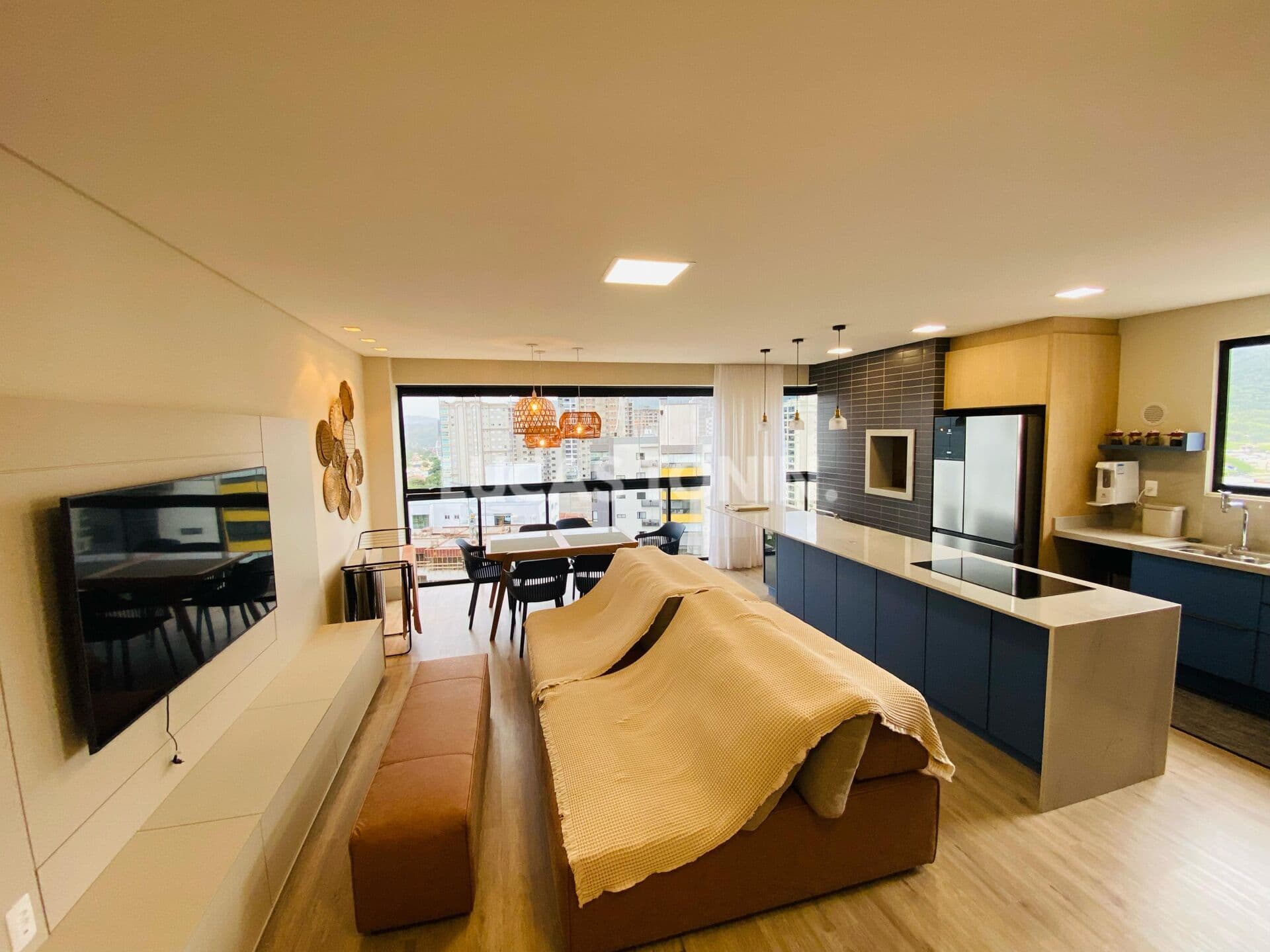 Apartamento Mobiliado 3 Suítes e 2 Vagas Porto Santo Frente Mar Perequê Porto Belo