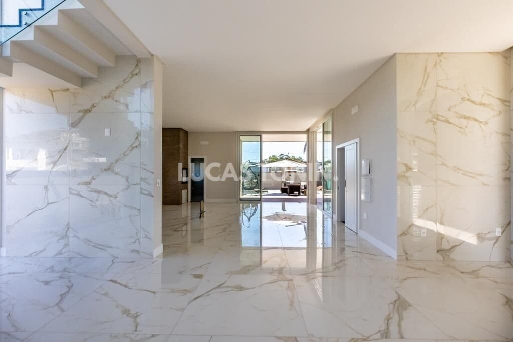 Sobrado Duplex Caledônia Private Camboriú 2 Suítes 2 quartos 4 Vagas 430m² Moderno e Exclusivo