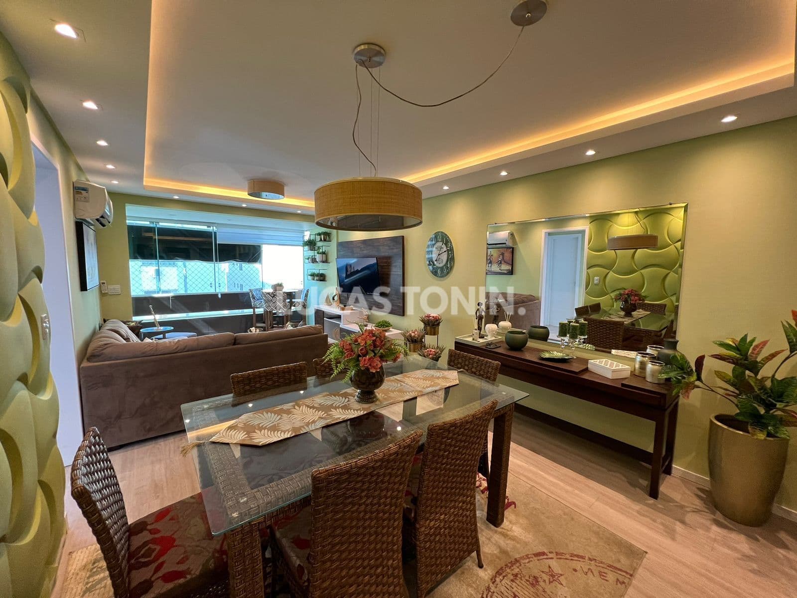 Apartamento Avenida Brasil com 3 Quartos sendo 1 Suíte 1 Vaga Mobiliado e Decorado