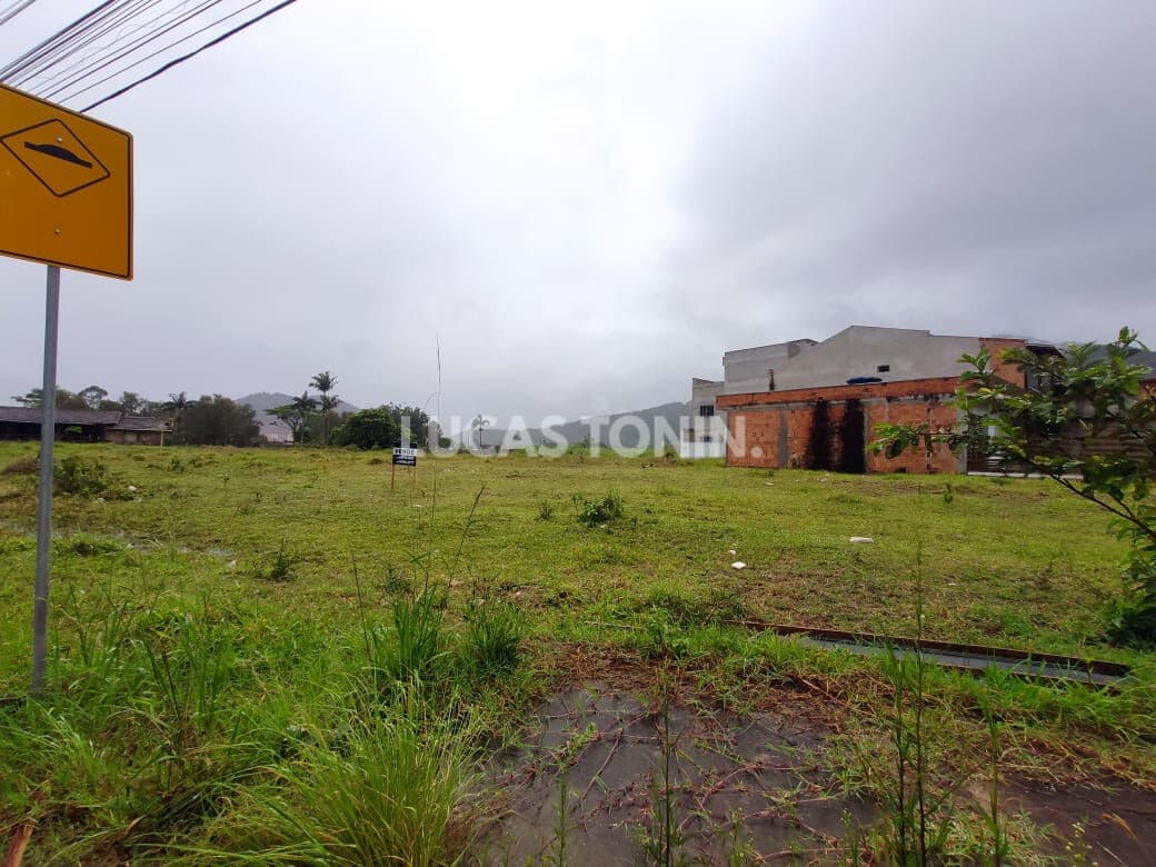 Terreno Plano de Esquina com 1442m² privativos Rio Pequeno