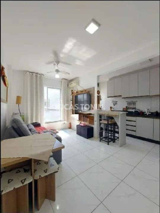 Apartamento Mobiliado Rio Madeira com 2 Quartos 1 Vaga Rio Pequeno Camboriú