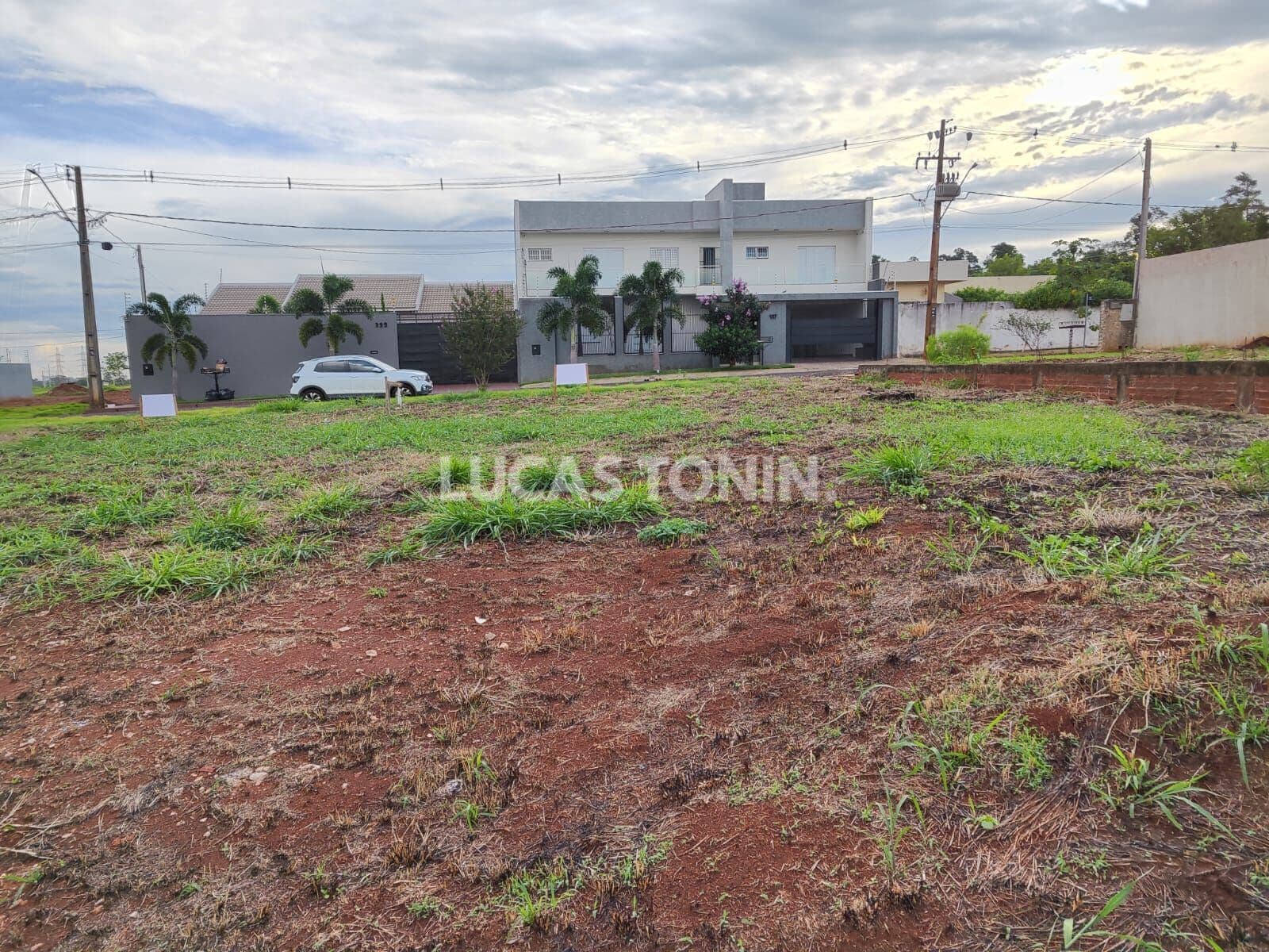 Lote de Rua Pronto para Construir Jardim Arezzo Maringá