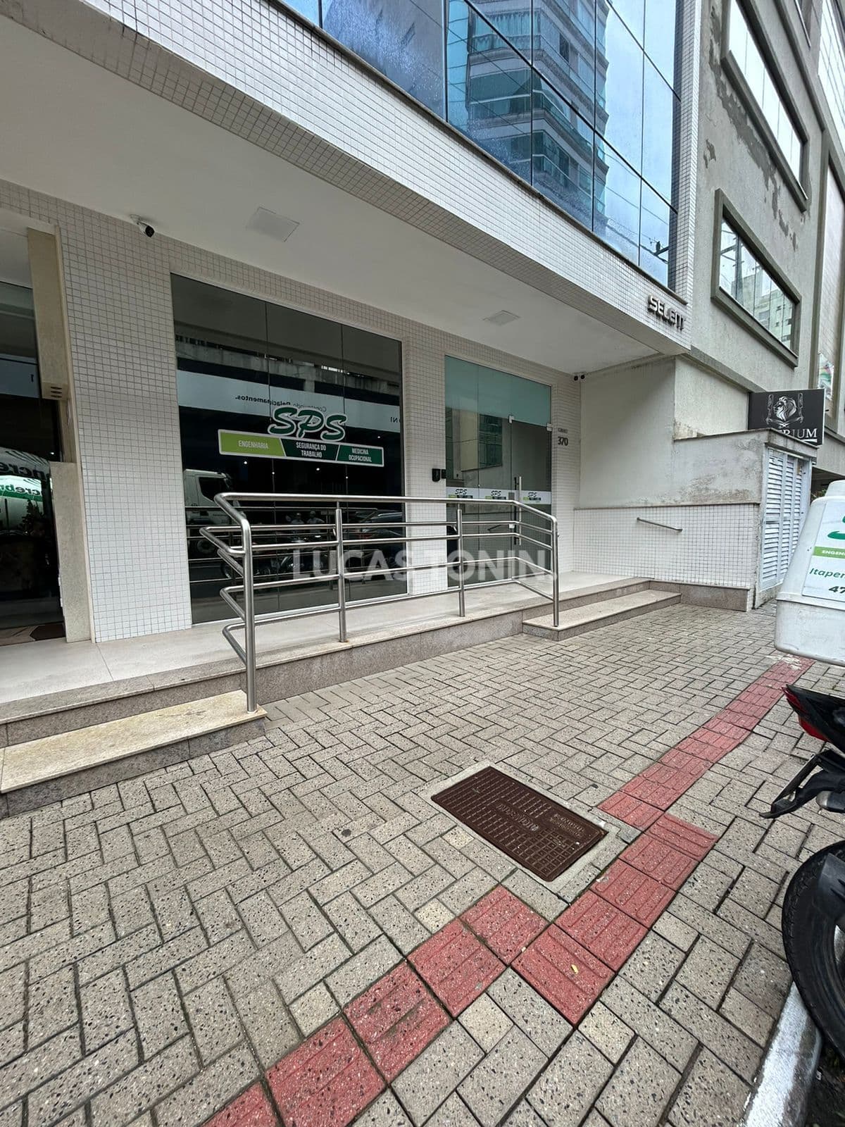 Sala Comercial Térrea no Residencial Califórnia Próximo Mar Meia Praia Itapema