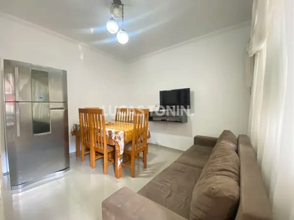 Apartamento Mobiliado na Avenida Brasil Quadra Mar Com 2 Quartos em Balneário Camboriú