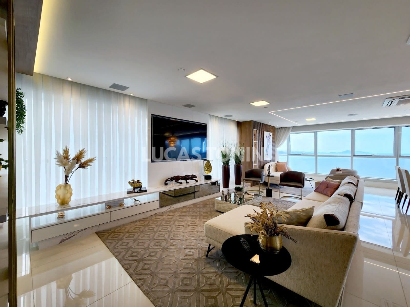 Apartamento Frente Mar Epic Tower Pé na Areia 4 Suítes 6 Vagas Andar Alto Barra Sul