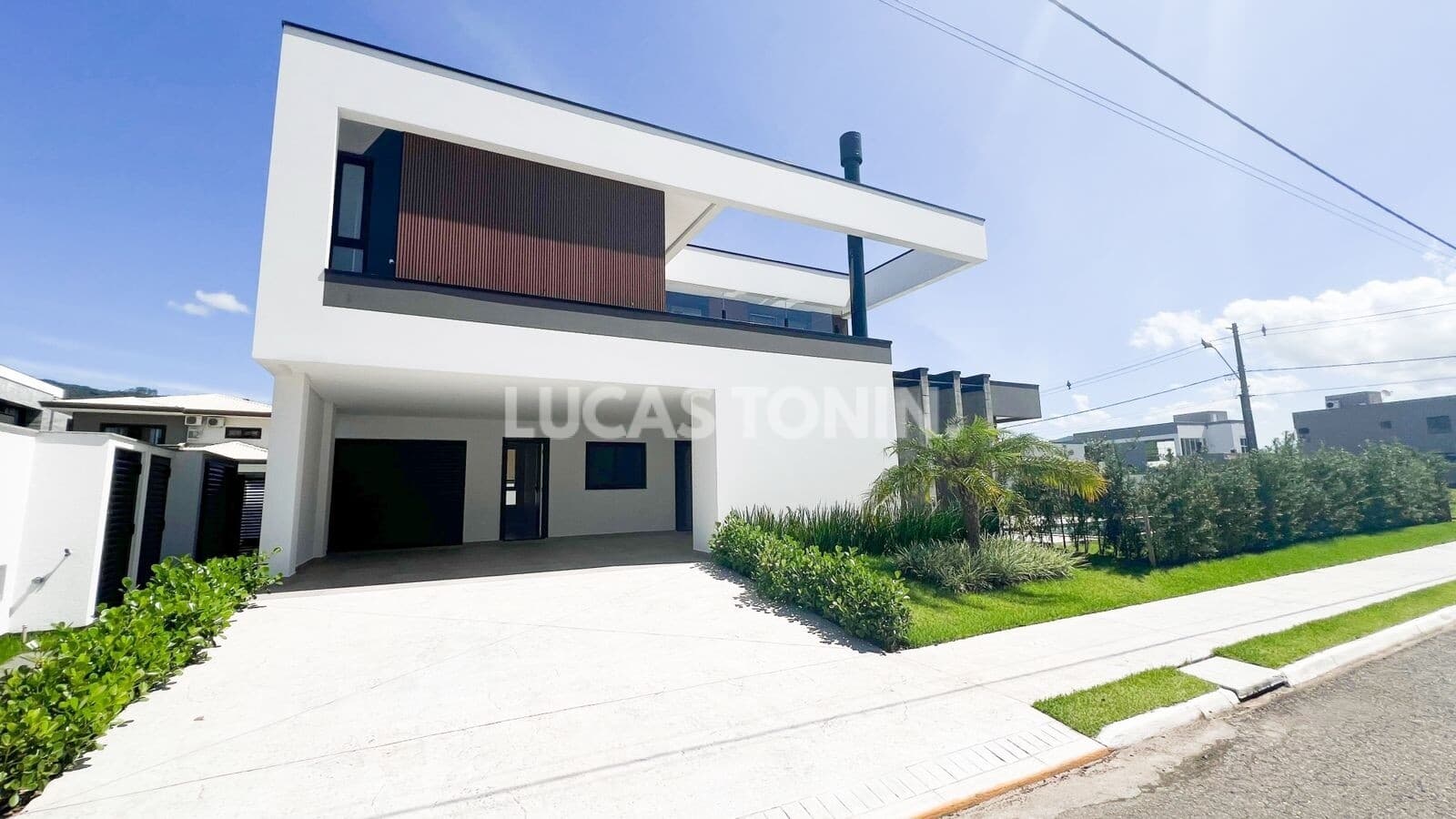 Sobrado Duplex Caledônia Private Camboriú 4 Suítes 4 Vagas 280m² Moderno e Exclusivo