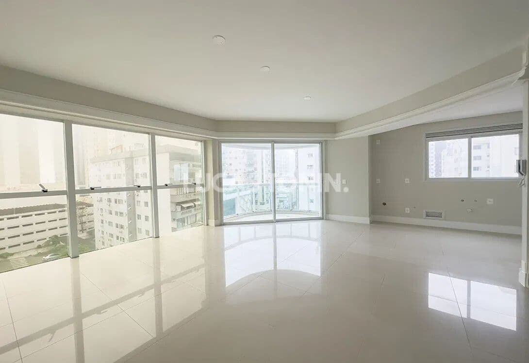 Apartamento 3 Suítes e 3 Vagas Villa Florence Próximo Mar Balneário Camboriú