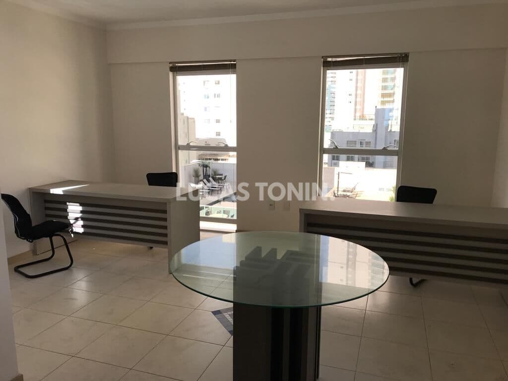 Sala Comercial no último andar com 2 Banheiros 1 Vaga Semi Mobiliada no San Pietro Barra Norte