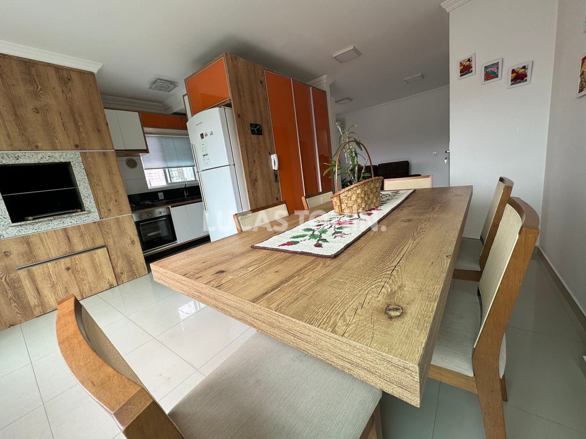 Apartamento Meia Praia Mobiliado 2 Quartos sendo 1 Suíte 1 Vaga Sensacional Itapema