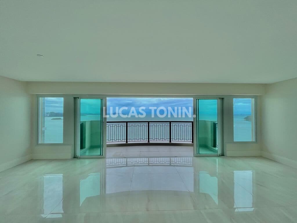 Apartamento Mobiliado Frente Mar Aurora Exclusive Home com 4 Suítes 5 Vagas Barra Sul Balneário Camboriú