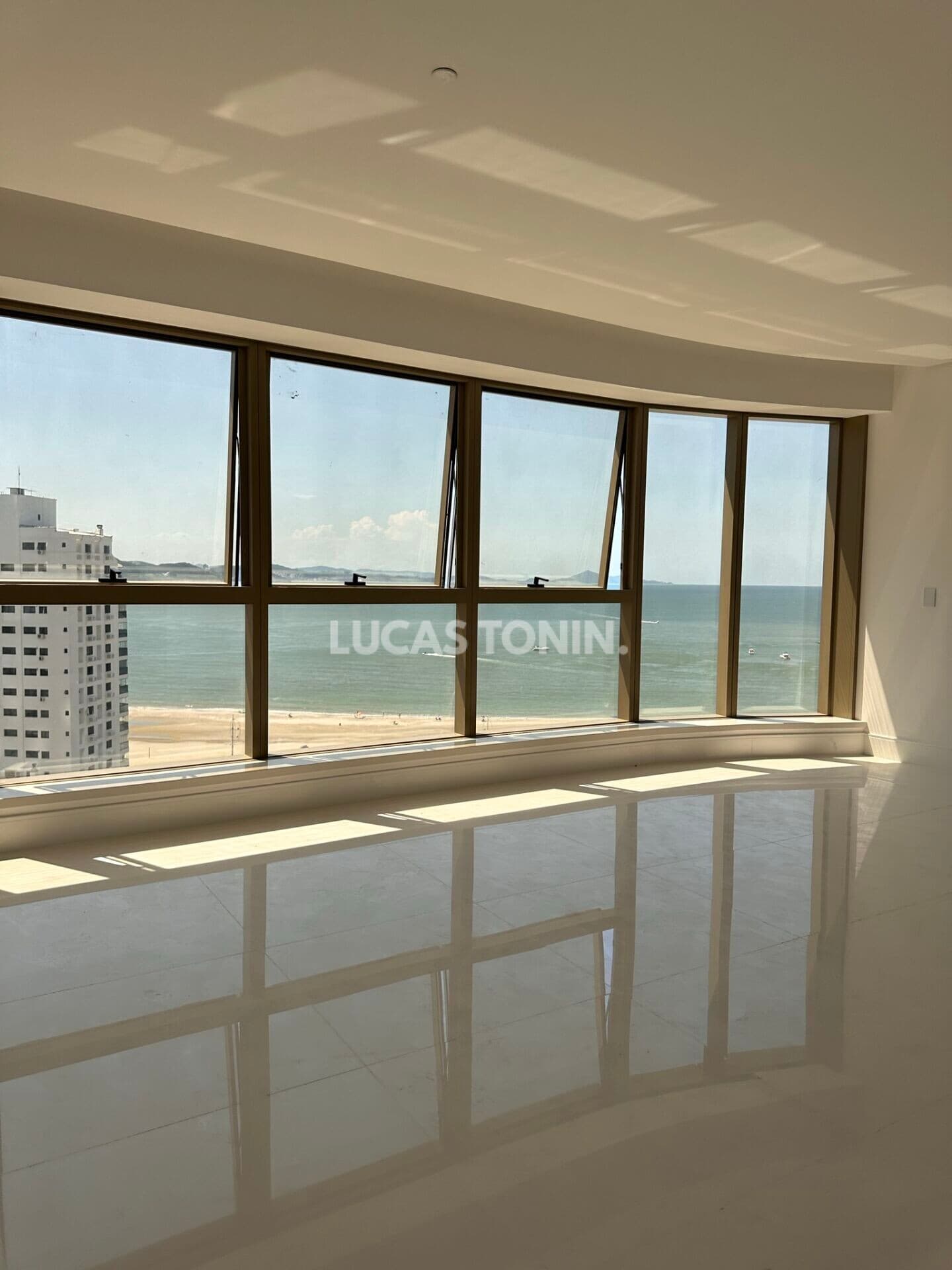 Apartamento Yachthouse 265m2 4 Suítes 3 Vagas Barra Sul Balneário Camboriú