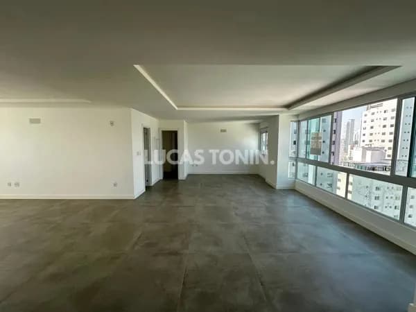 Apartamento 3 Suítes sendo 3 Vaga Arkansas Próximo Mar Balneário Camboriú