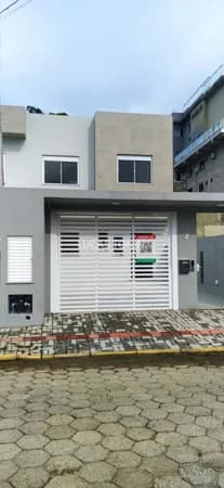Sobrado Duplex com 3 Quartos sendo 1 Suíte Centro de Porto Belo Pronto para Morar