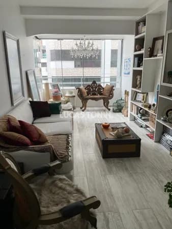 Apartamento no Centro de Balneário Camboriú Mobiliado e Decorado com 2 Quartos