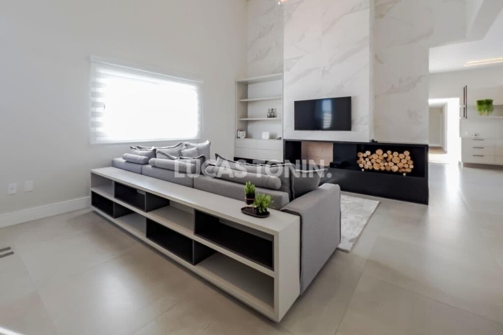 Casa Térrea Caledônia Private Camboriú 2 suítes 2 quartos Suítes 4 Vagas 330m² Moderno e Exclusivo
