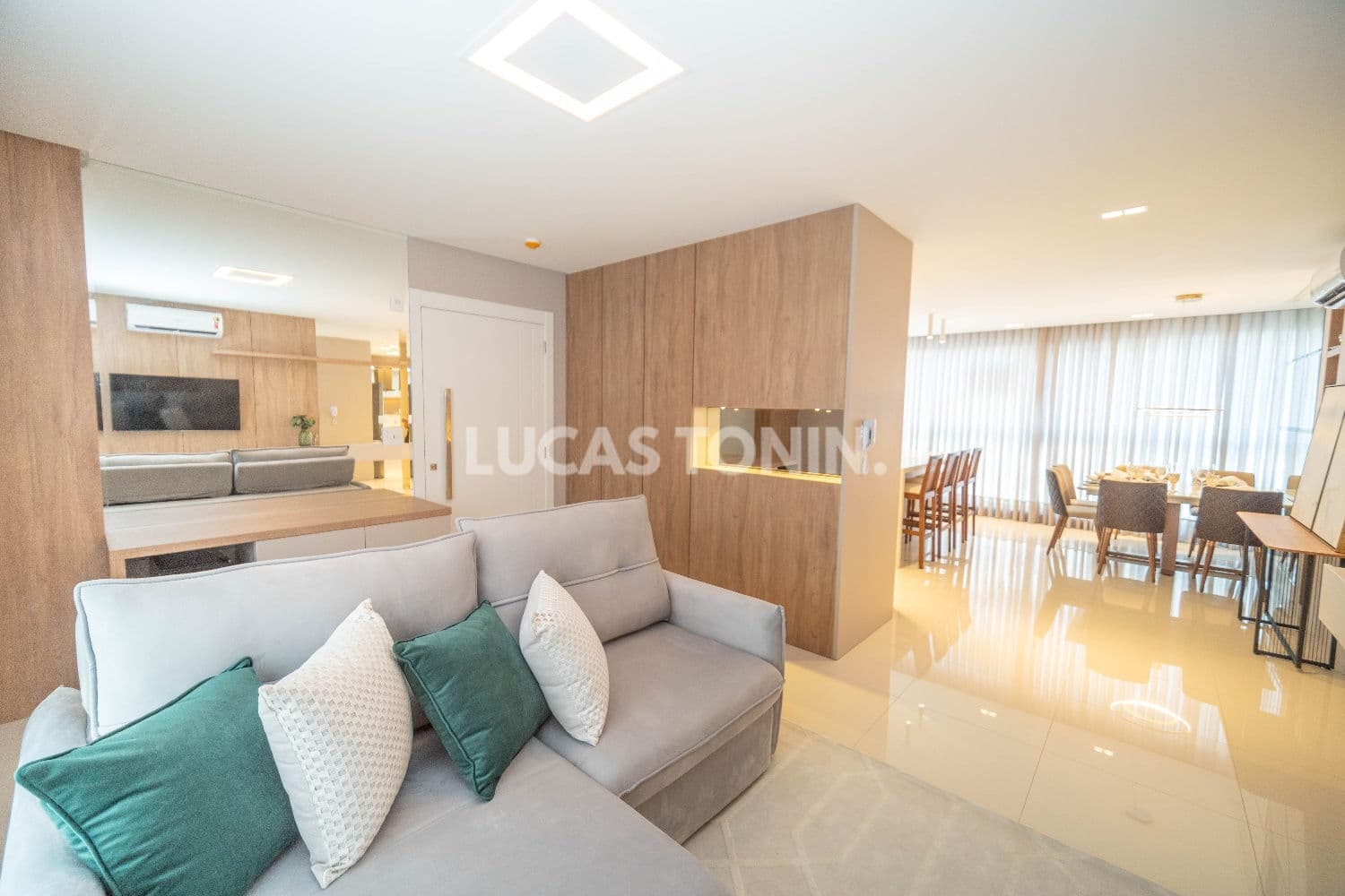 Apartamento Mobiliado 3 Suítes e 2 Vagas Gran Vintage Próximo Mar Balneário Camboriú