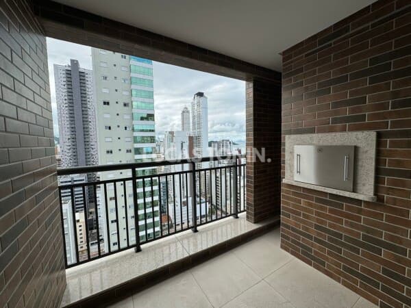 Apartamento no Windsor Village com 4 Suítes 3 Vagas Andar Alto Home Club