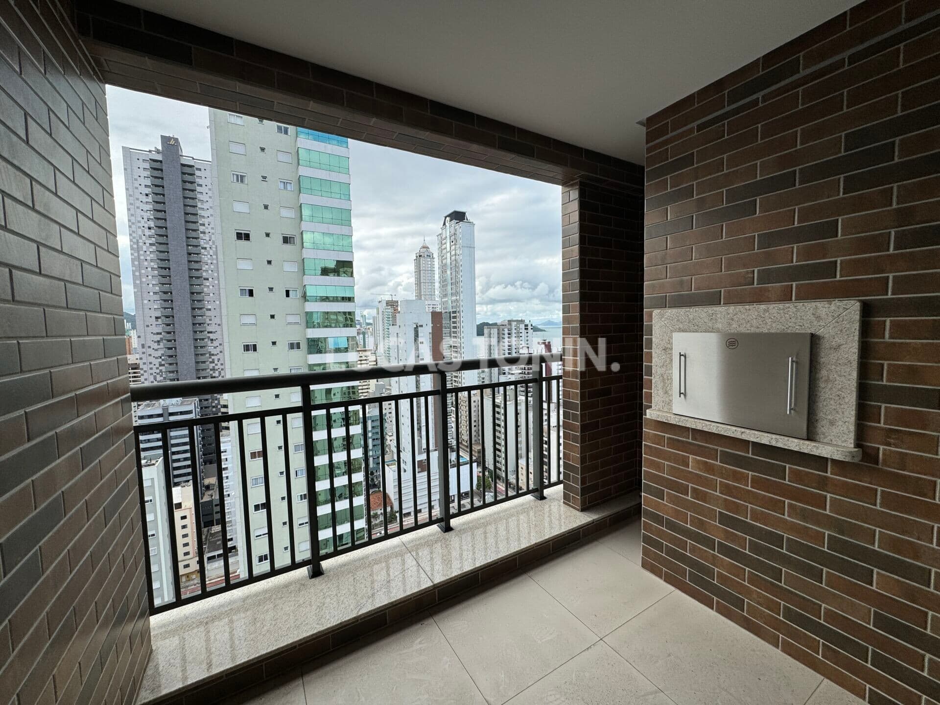 Apartamento no Windsor Village com 4 Suítes 3 Vagas Andar Alto Home Club