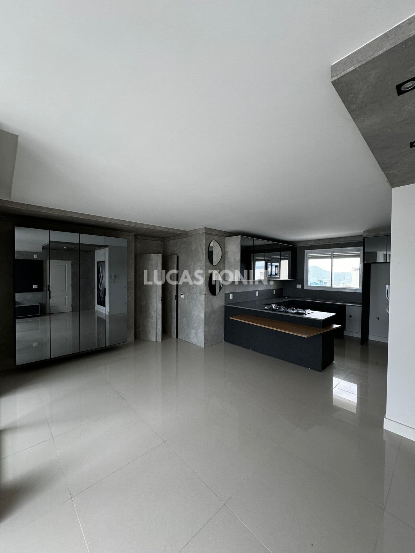 Apartamento Hamptons Village Barra Sul 4 Suítes e 4 Vagas 144m² Oportunidade