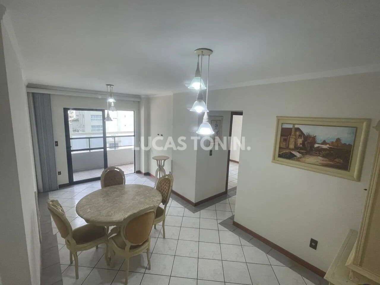 Apartamento Semi Mobiliado na Alvin Bauer Quadra Mar com 3 Quartos sendo 1 Suíte 1 Vaga Balneário