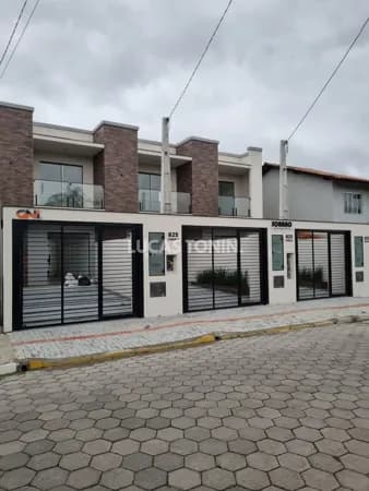 Sobrado Duplex de Rua com 3 Quartos sendo 1 Suíte 1 Vaga Pereque Porto Belo Oportunidade