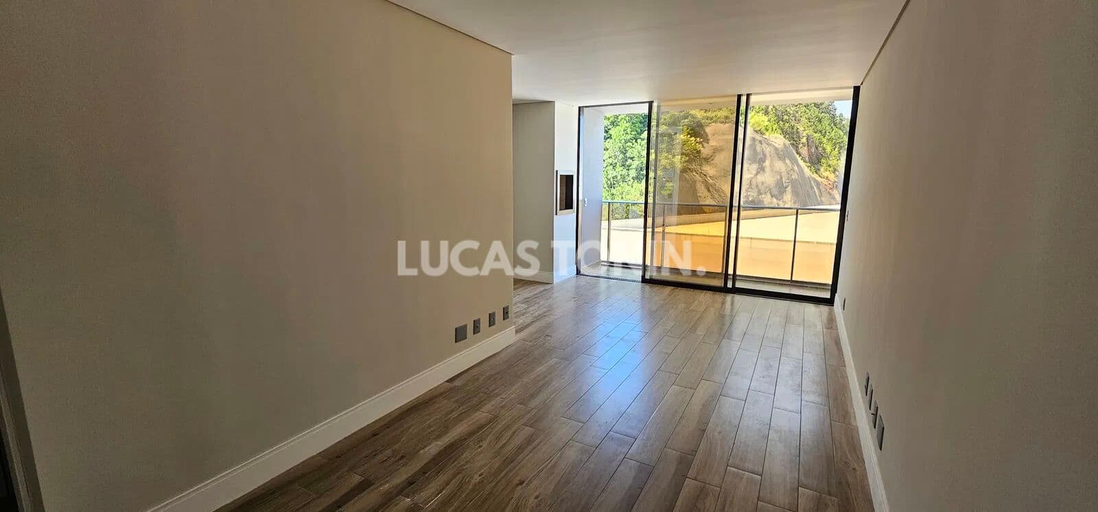 Apartamento 2 Suítes e 2 Vagas Spot One Centro de Balneário Camboriú