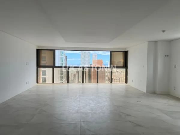 Apartamento Ocean Breeze Andar Alto com 4 Suítes 3 Vagas Proximo ao Mar Balneário Camboriú