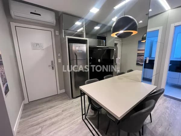 Apartamento Mobiliado 1 Suítes e 1 Vaga Meia Praia Quadra Mar Itapema