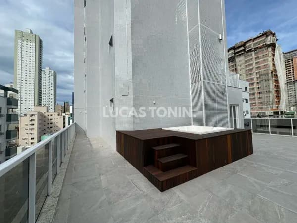Apartamento Garden com 3 Suítes Deck com Jacuzzi 2 Vagas e Terraço Gourmet