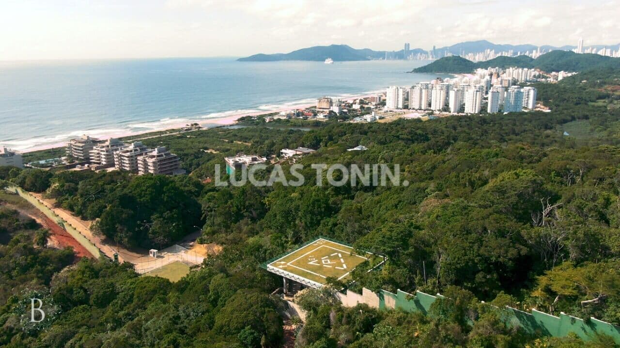 Lote no Bravíssima Private Praia Brava Itajaí com 1000m² Pronto para Construir