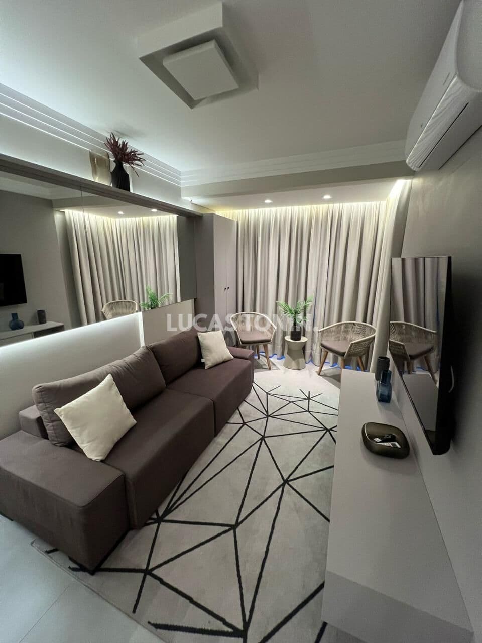 Apartamento Mobiliado 1 quarto e 1 Vaga 600m do Mar Balneário Camboriú