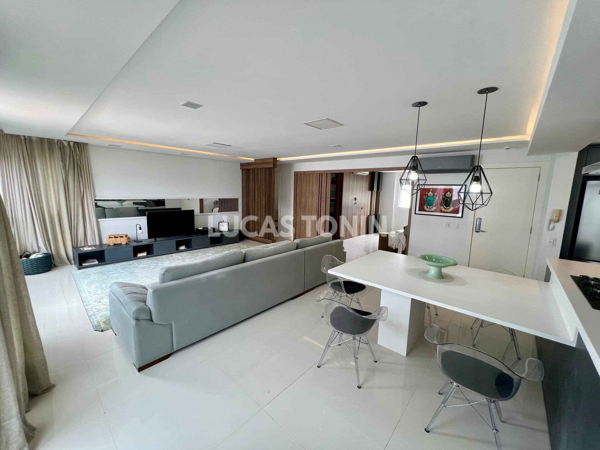 Apartamento Mobiliado 3 Suítes e 2 Vagas Costão da Brava Quadra Mar Praia Brava Itajaí