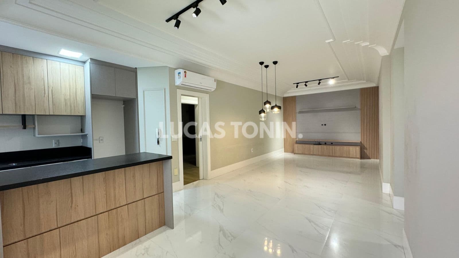 Apartamento Semi mobiliado 4 Suítes e 3 Vagas Belvedere Frente Mar Itapema