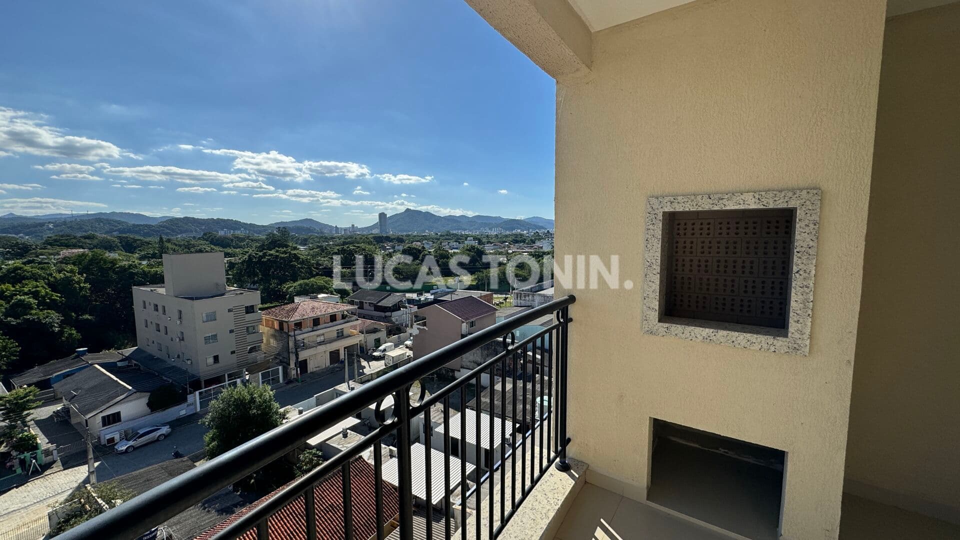 Apartamento Alameda Provence com 2 Quartos sendo 1 Suíte 1 Vaga Pronto em Camboriú