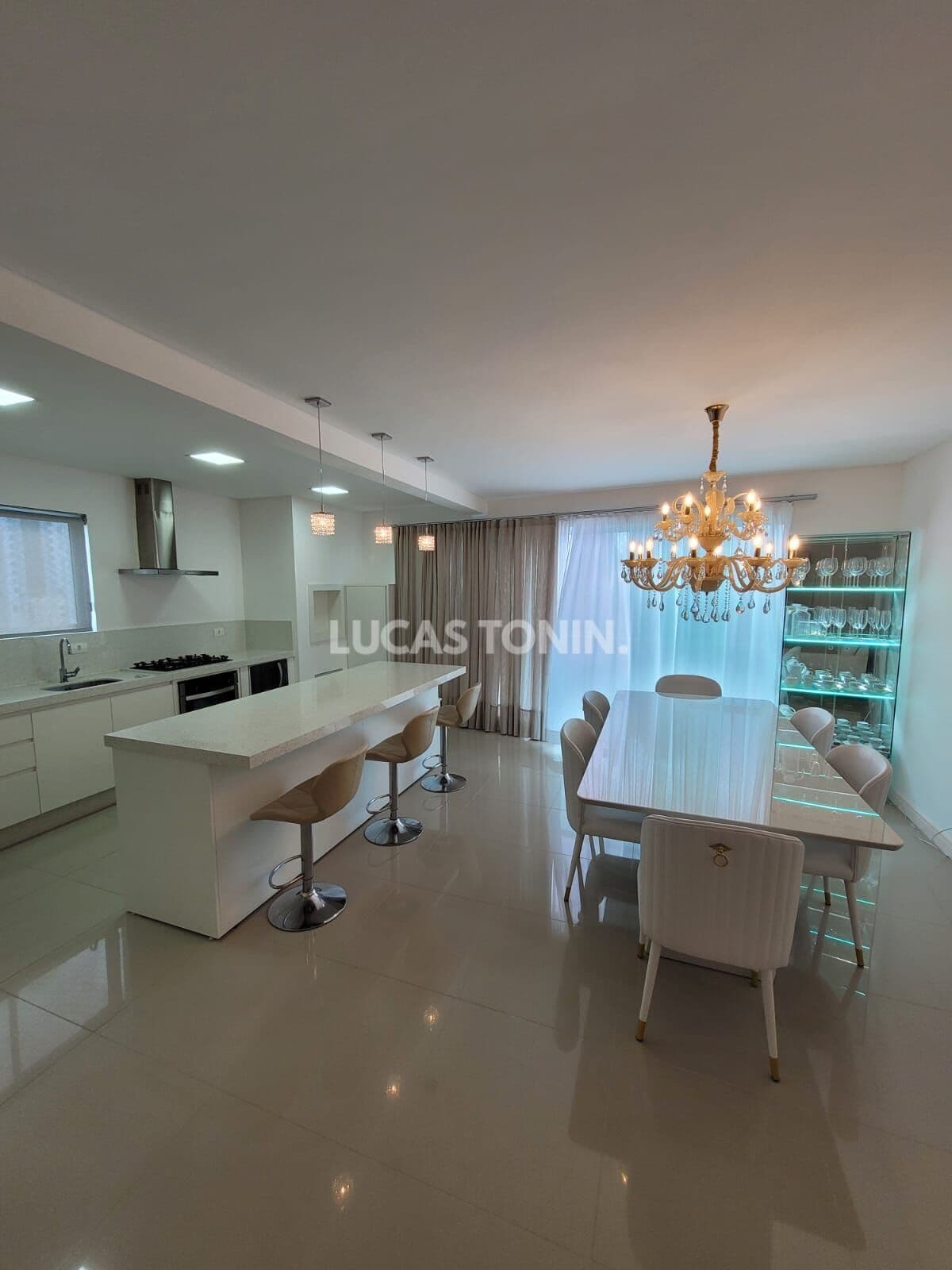 Apartamento Mobiliado 3 Suítes e 2 Vagas Gran Torino Próximo Mar Balneário Camboriú