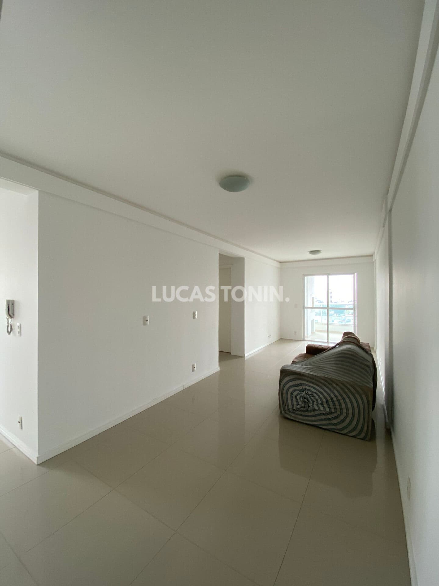 Apartamento com 2 Quartos Sendo 1 Suíte Edifício Arcádia Centro de Itajaí