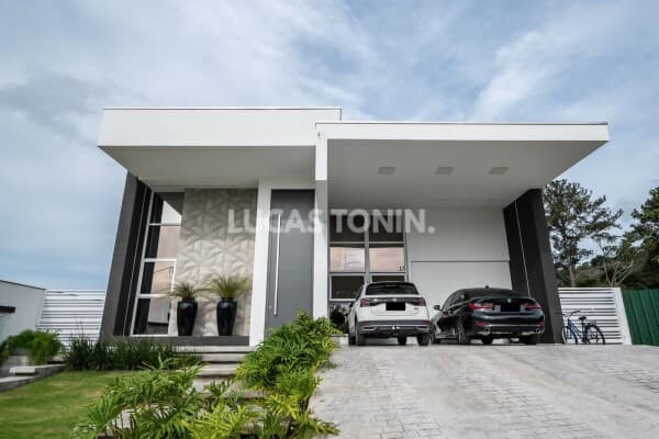 Sobrado Duplex Caledônia Private Camboriú 3 suítes 4 Vagas 460m² Moderno e Exclusivo
