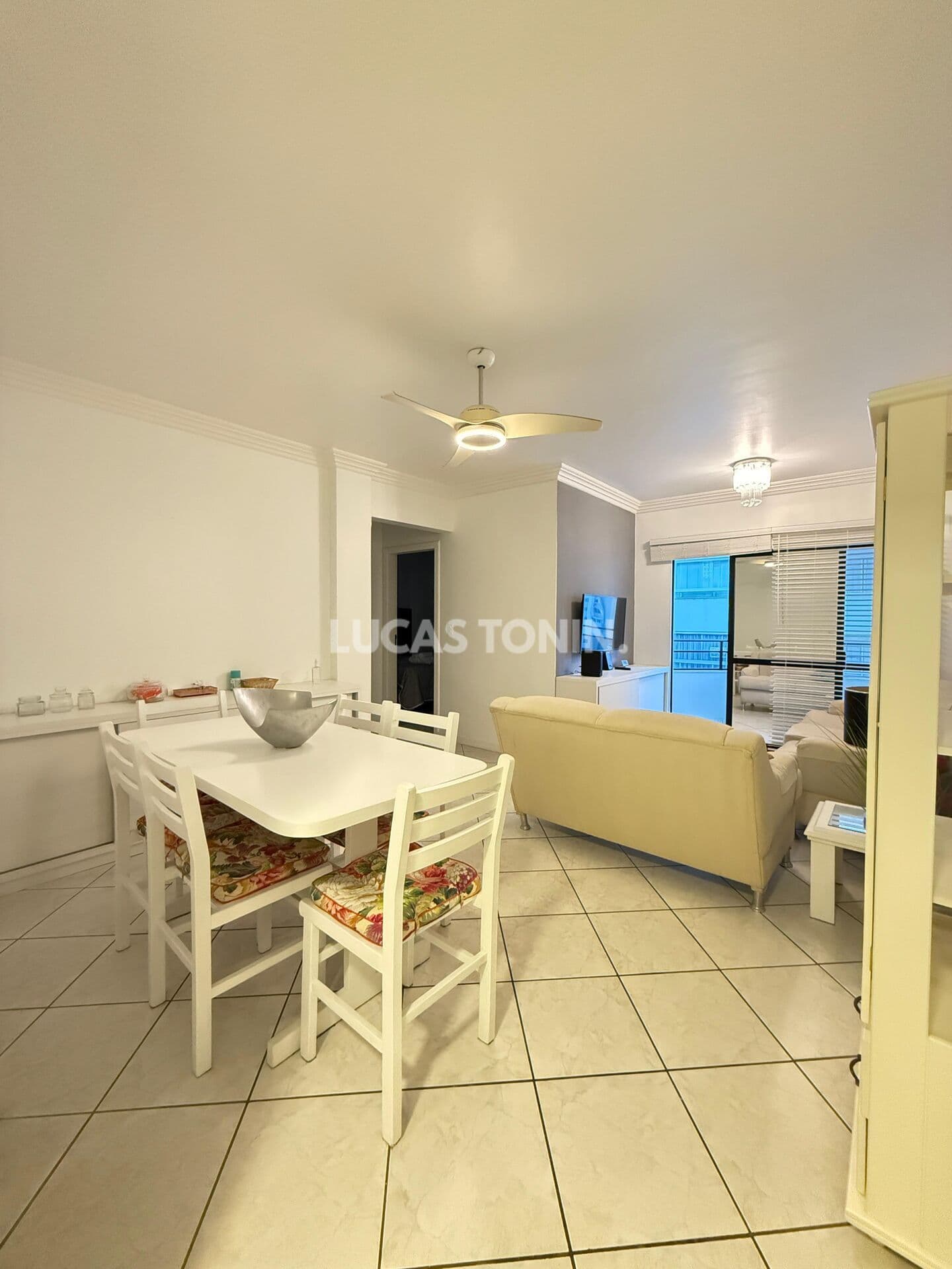 Apartamento Mobiliado 2 Quartos Sendo 1 Suíte Junior Próximo Mar Balneário Camboriú